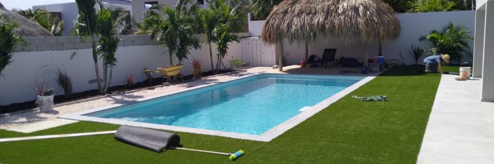 Al meer dan 15 jaar is hoveniersbedrijf Hoekstra Landscapers een begrip op Curaçao.